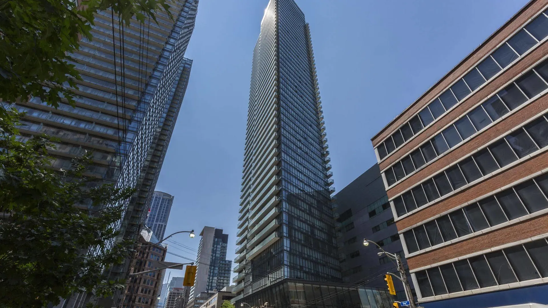 Luxury On Bay St. Apartment Toronto