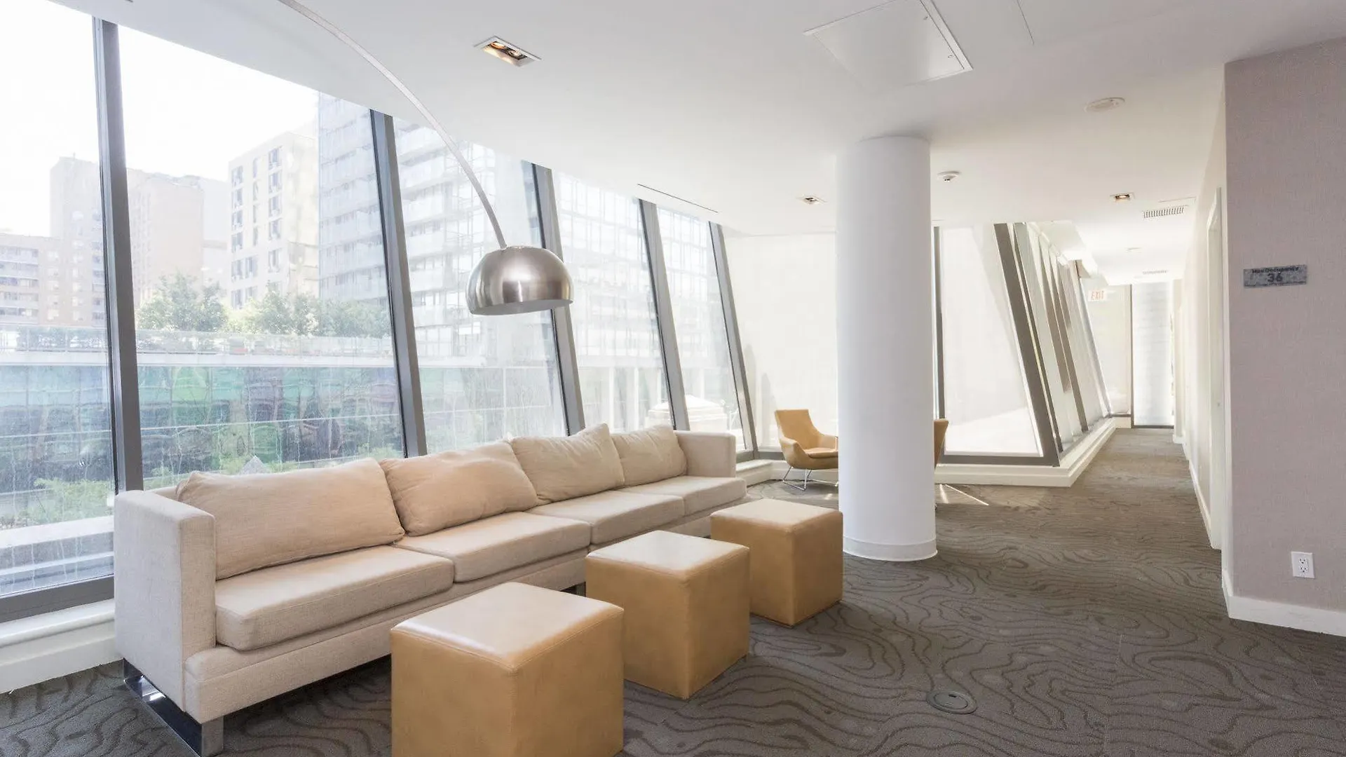 Luxury On Bay St. Apartment Toronto