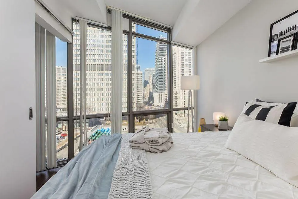 Luxury On Bay St. Apartment Toronto